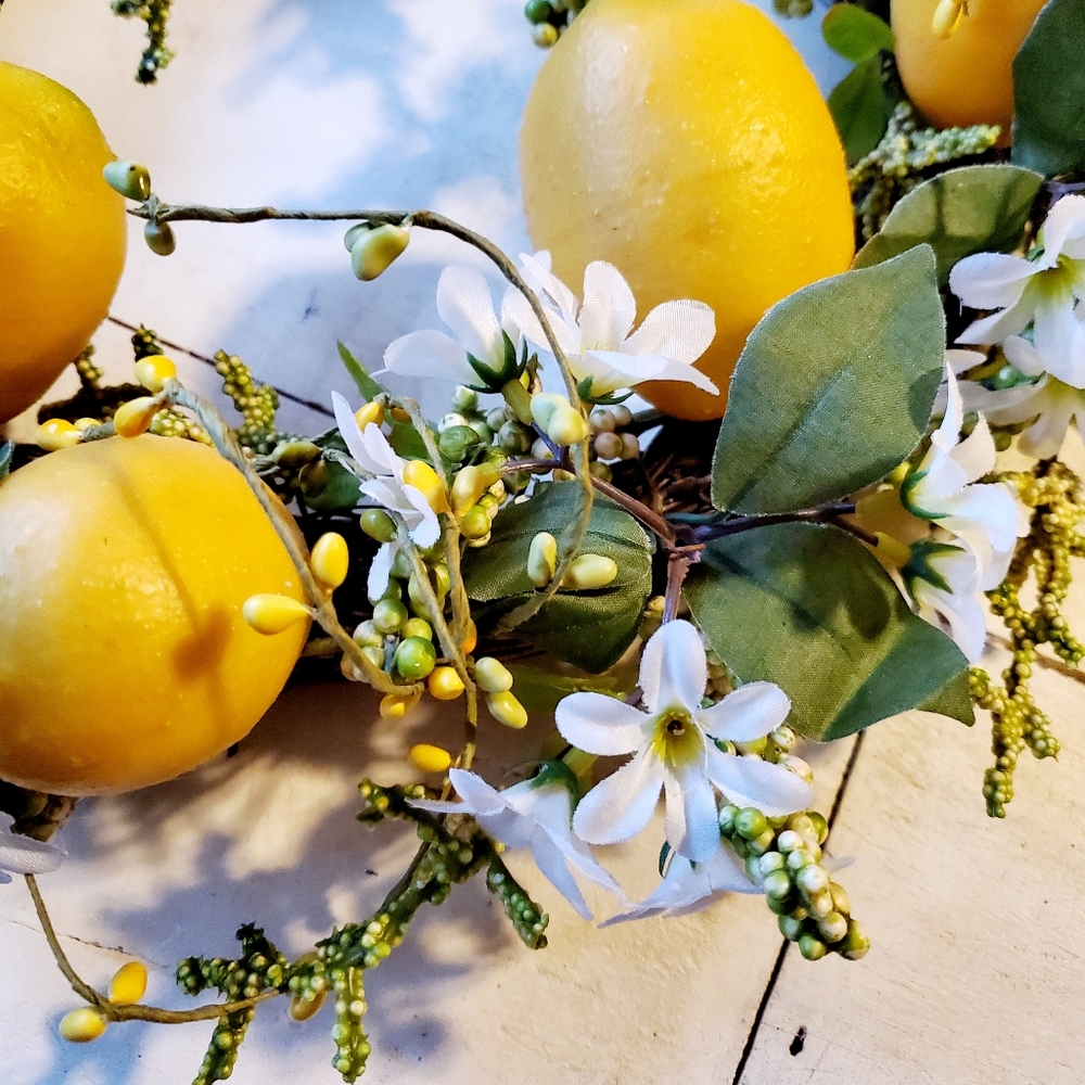 Lemon and Floral Wreath - Picture 4 of 4